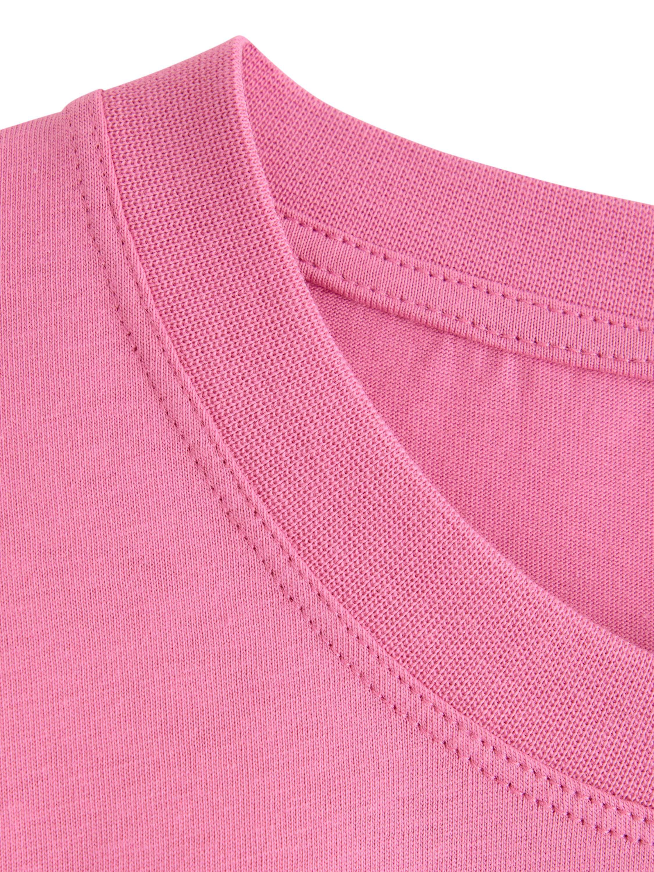 Comfy, stylish t-shirt with an over