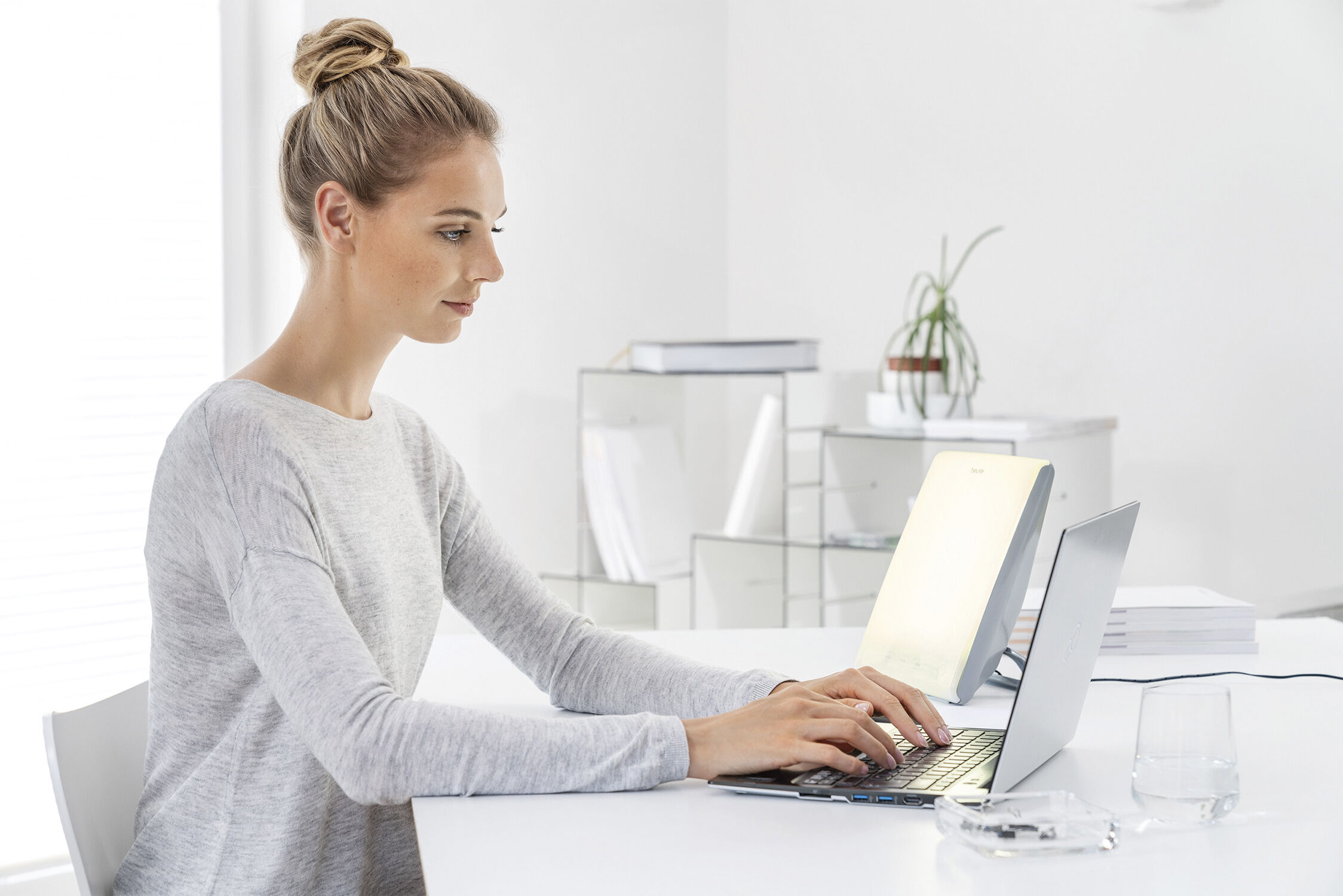 Dygnsrytm och ljusterapilampa TL 45