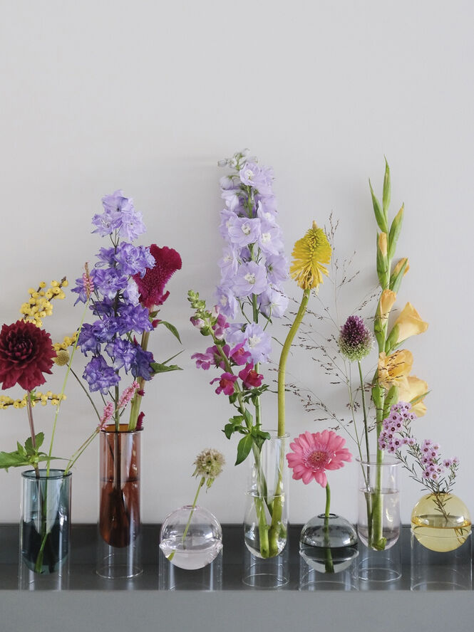 STANDING FLOWER BUBBLE, LOW TUBE, SMOKE