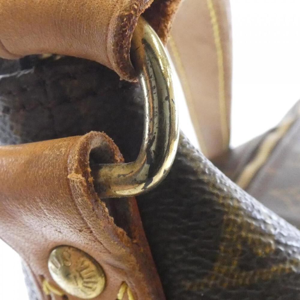 Louis Vuitton Shoulder Bags