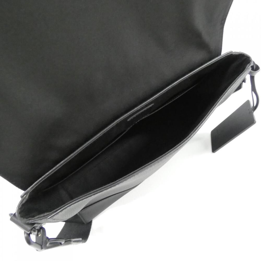 Louis Vuitton Messenger