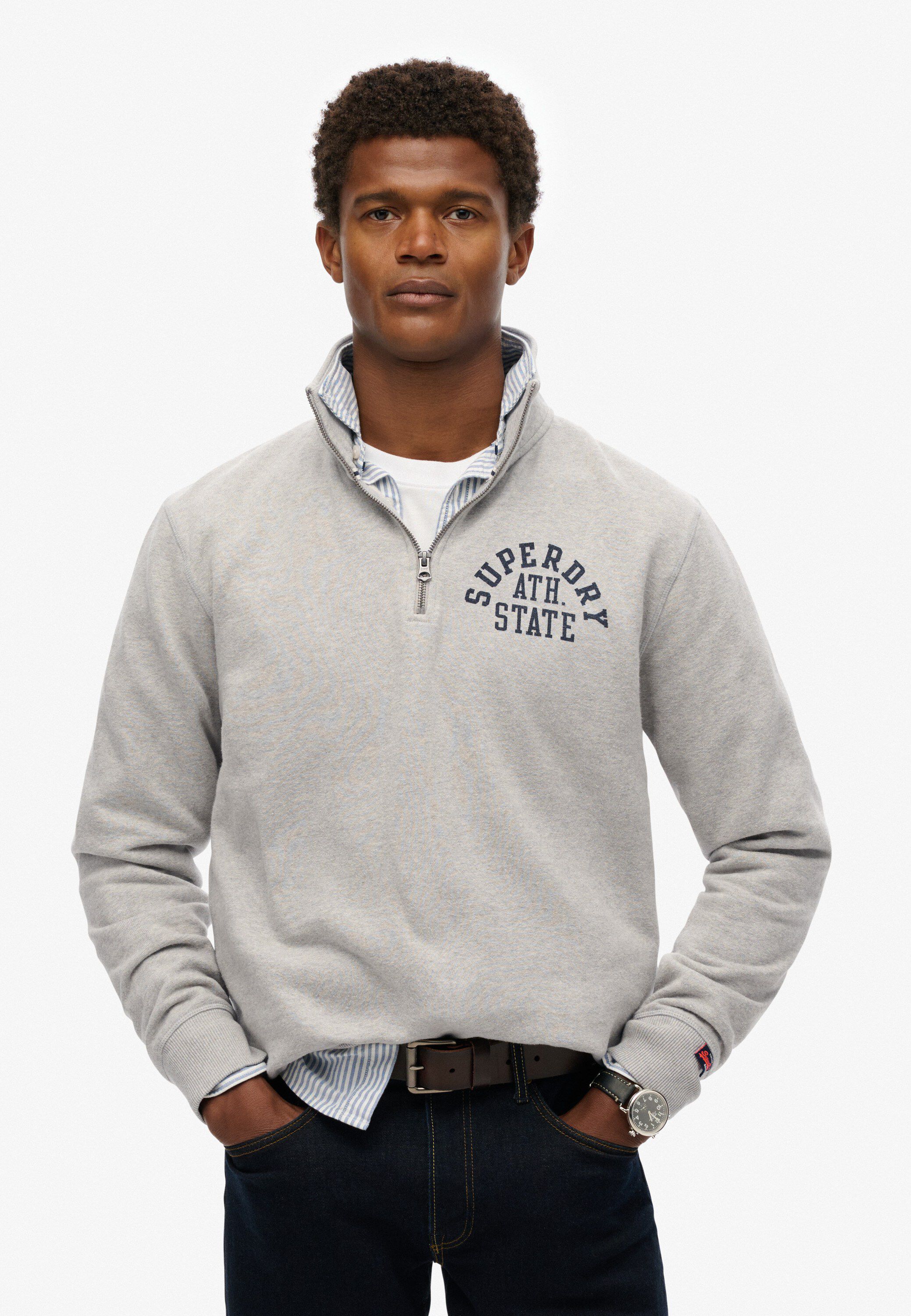 ATHLETIC ESS HALF ZIP