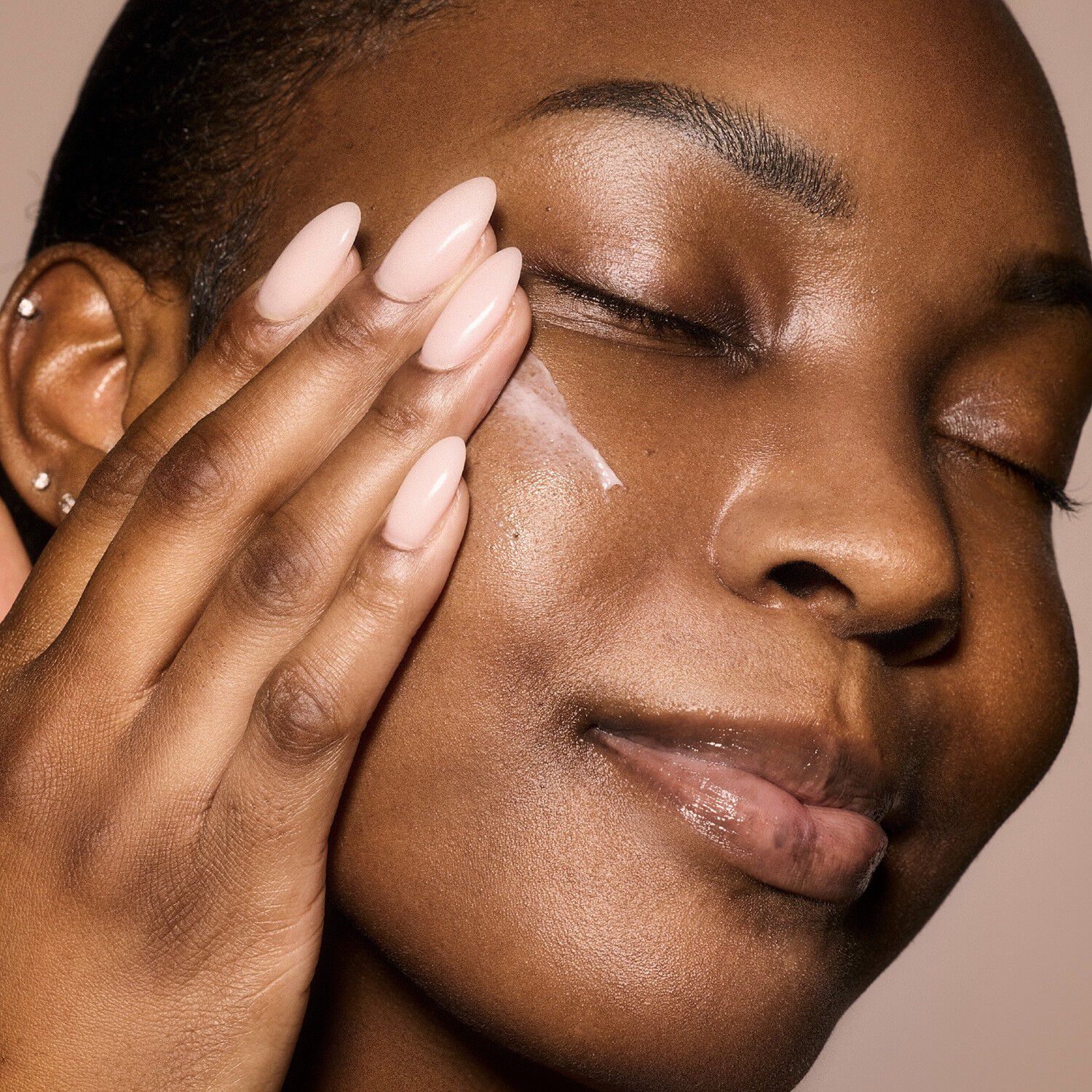 Grip Trip - Mattifierande och utj&auml;mnande foundation