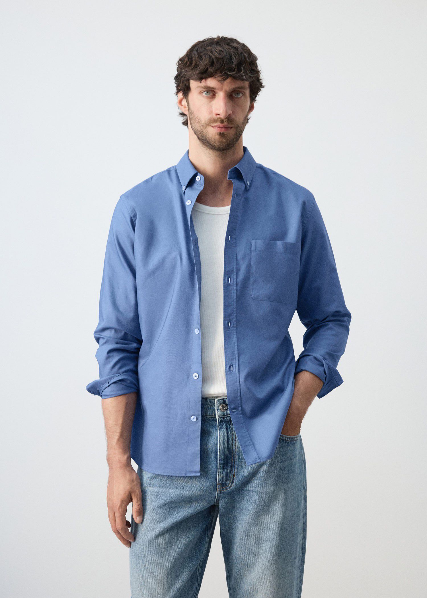 Lightweight 100% cotton regular fit