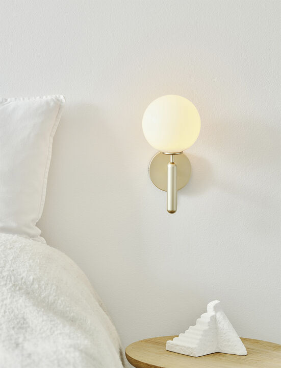 Miira Wall, brass / opal