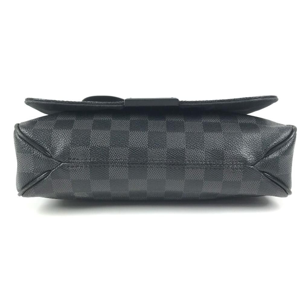 Louis Vuitton Messenger