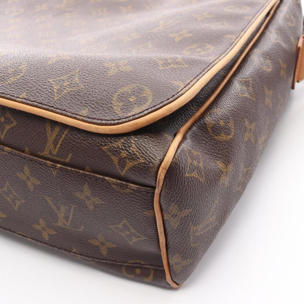 Louis Vuitton Shoulder Bags