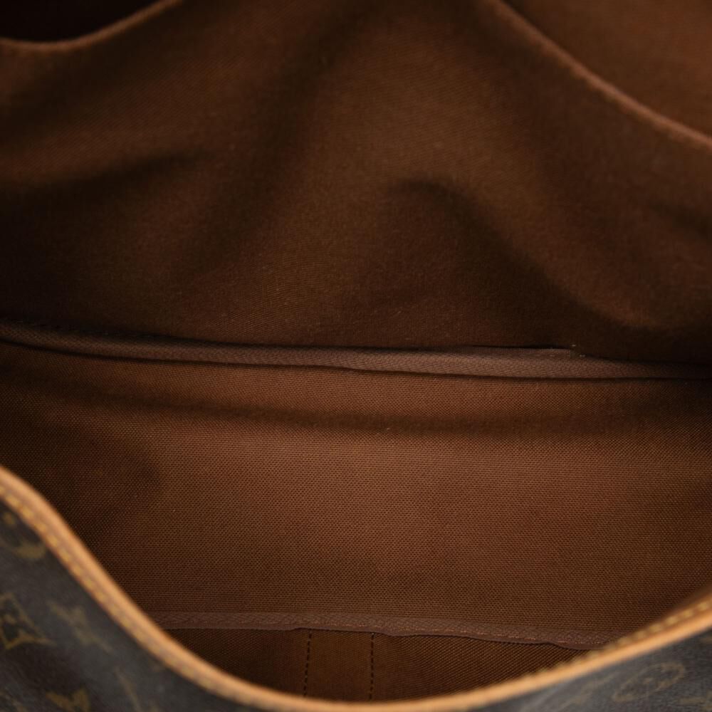Louis Vuitton Saumur