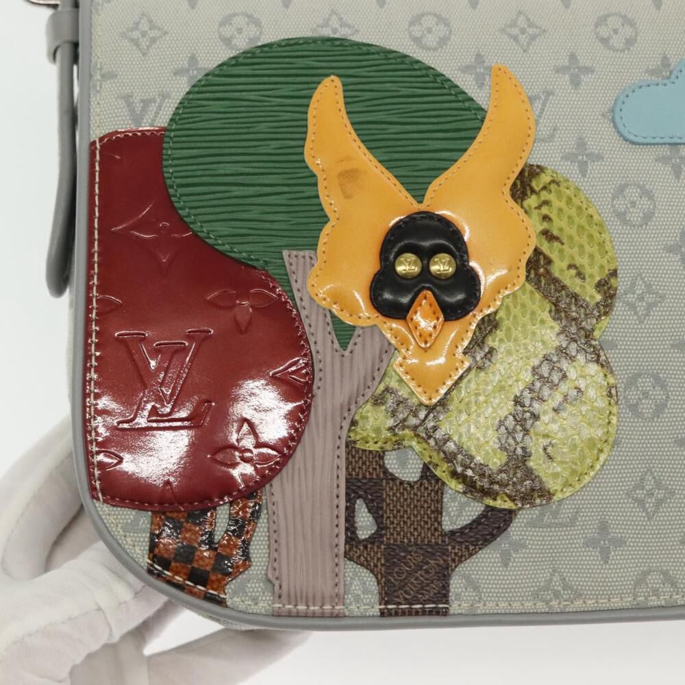 Louis Vuitton Shoulder Bags