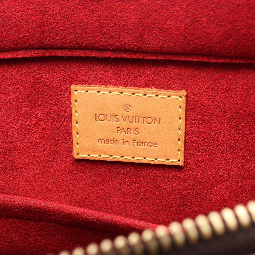 Louis Vuitton Shoulder Bags