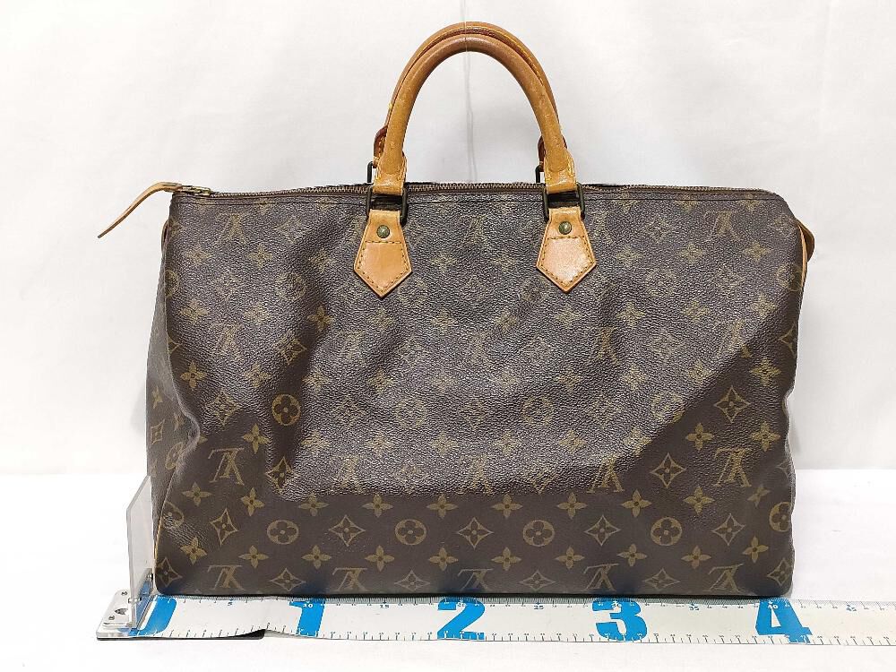 Louis Vuitton Speedy