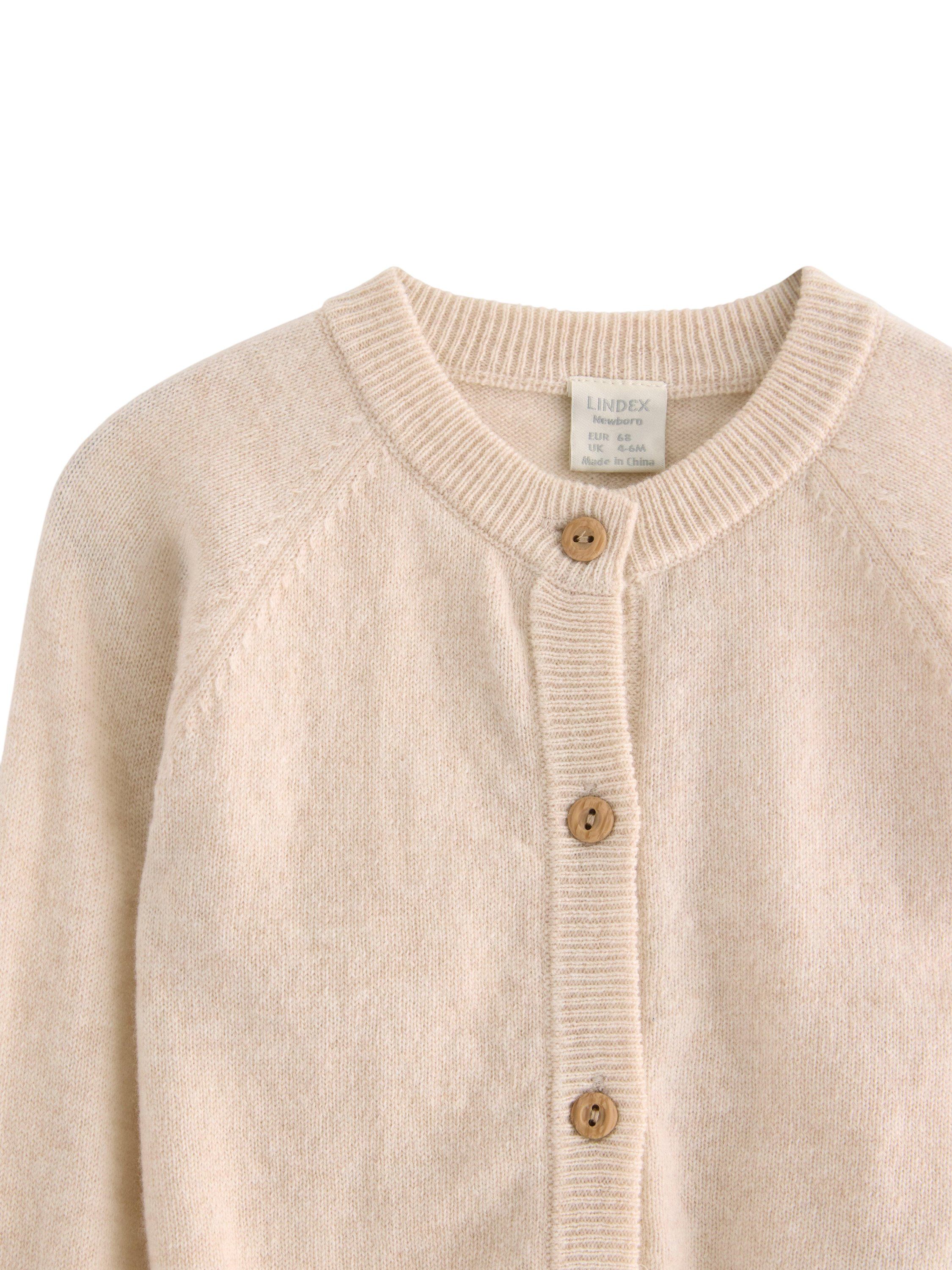 Cardigan knitted wool