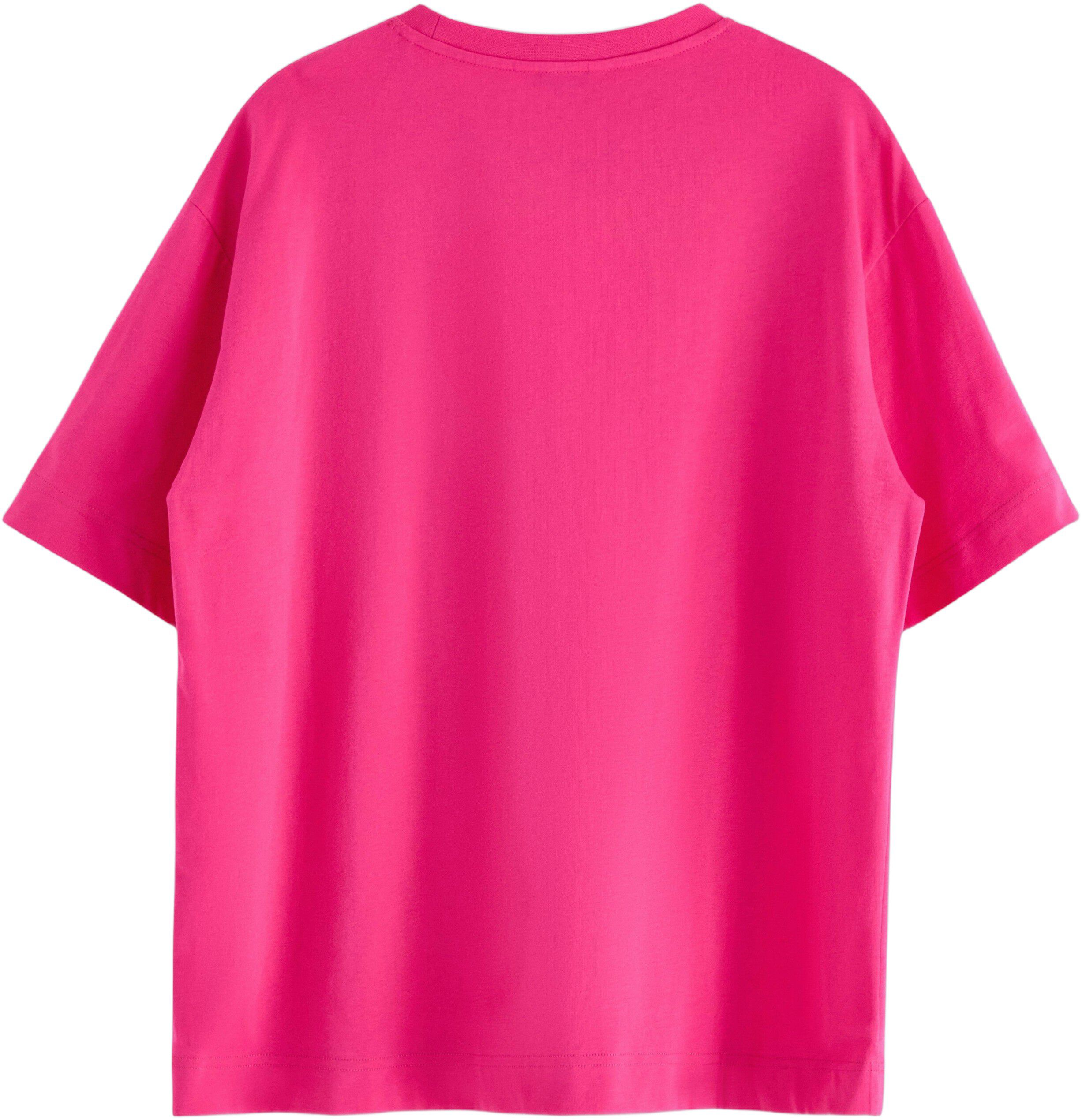 Comfy, stylish t-shirt with an over