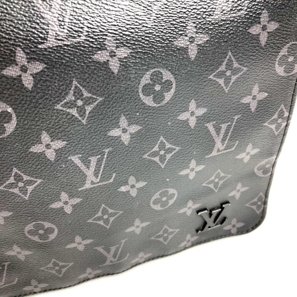 Louis Vuitton Messenger