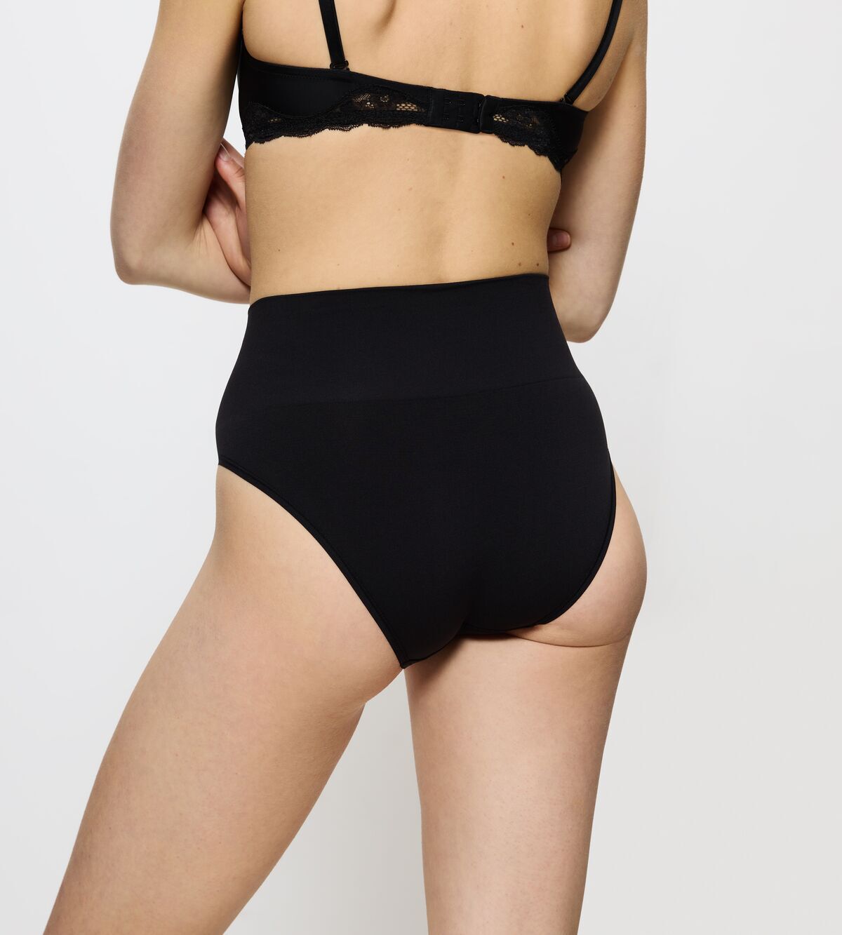 Triumph Soft Sculpt Bandeau String