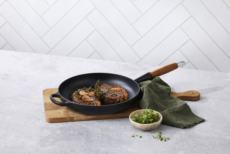 Stekpanna m/trähandtag Signature gjutjärn