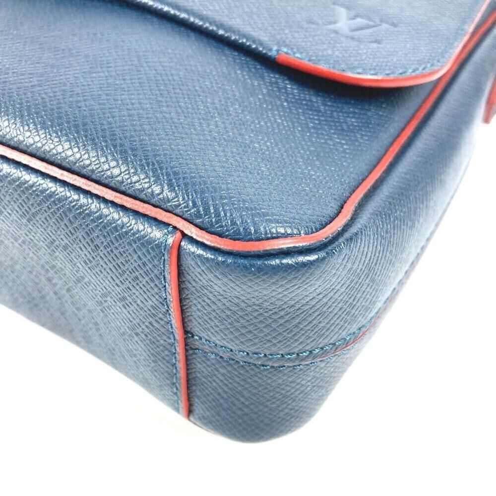 Louis Vuitton Messenger