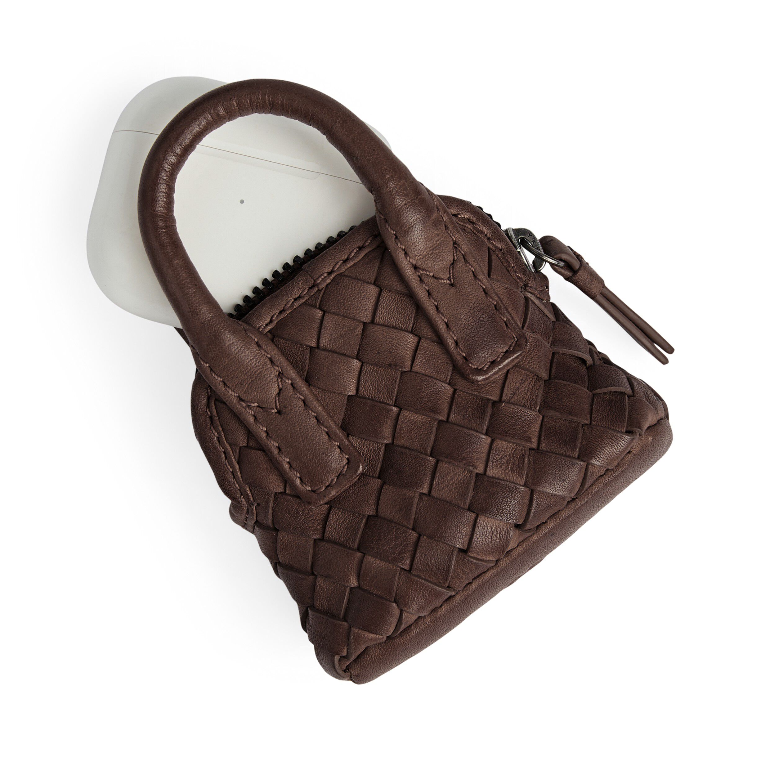 Amayambg Charm, Weave