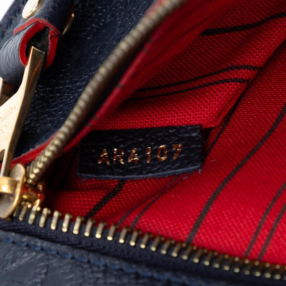 Louis Vuitton Shoulder Bags