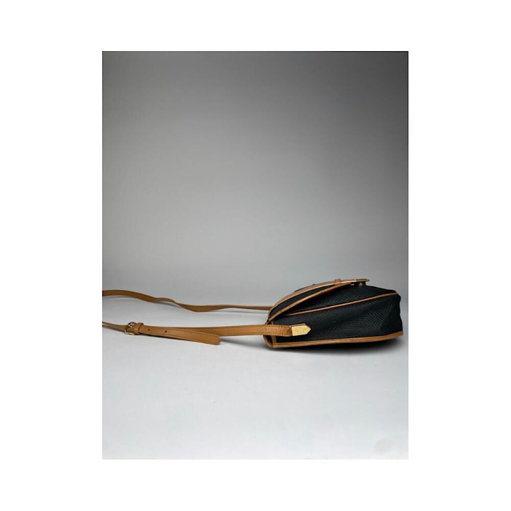 Yves Saint Laurent Shoulder Bag