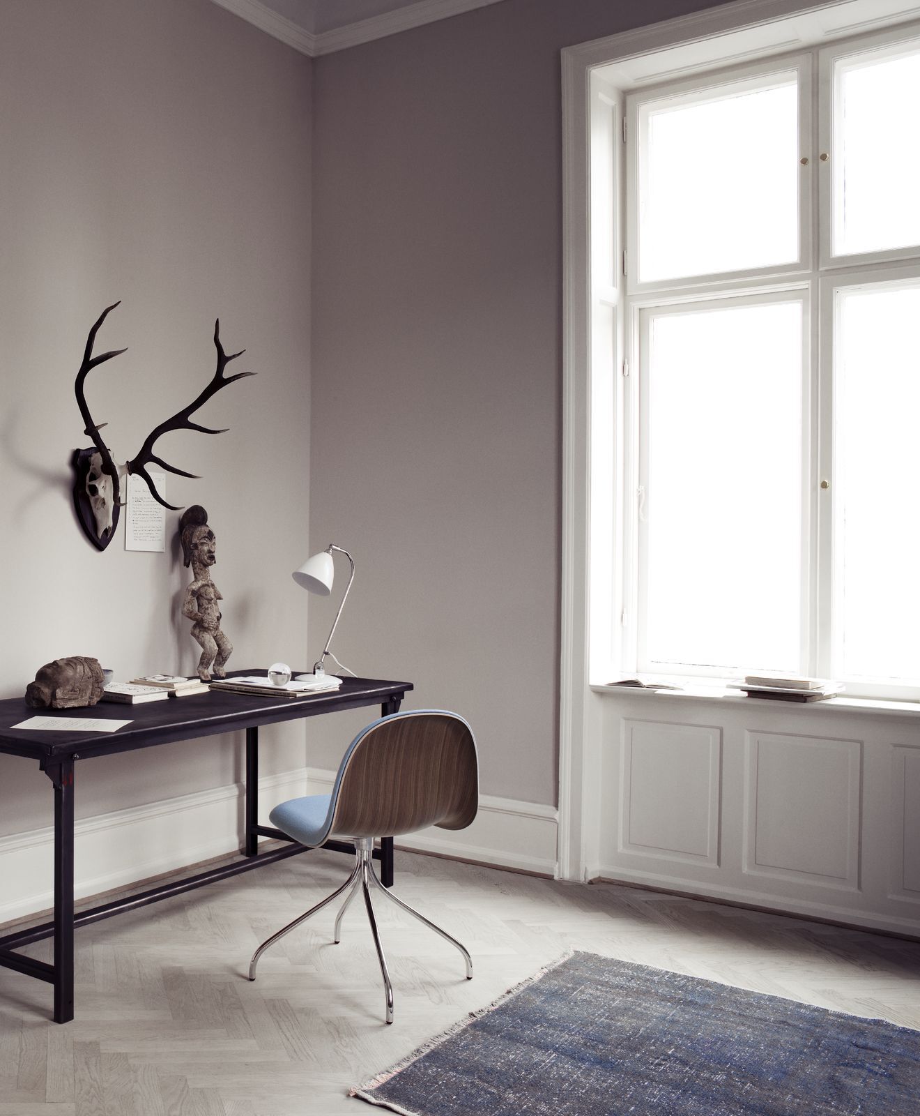 BL2 Table Lamp - &oslash;16 (Base: Brass, Shade: Bone China)