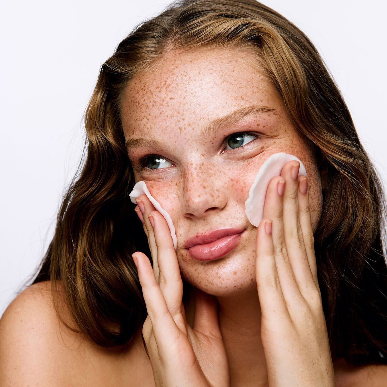 P.M. GLOW Pillow Prep - Reng&ouml;rande ansiktsvatten med bl&aring;b&auml;r