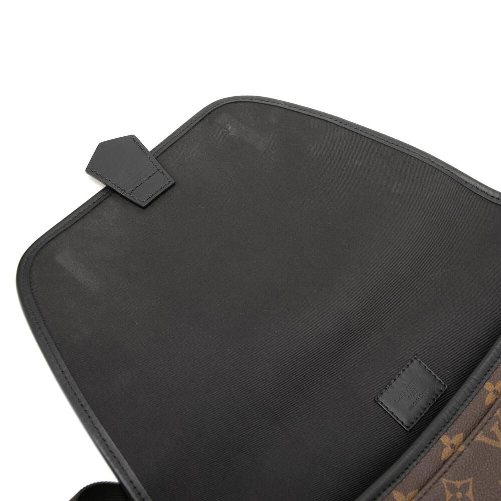 Louis Vuitton Shoulder Bags