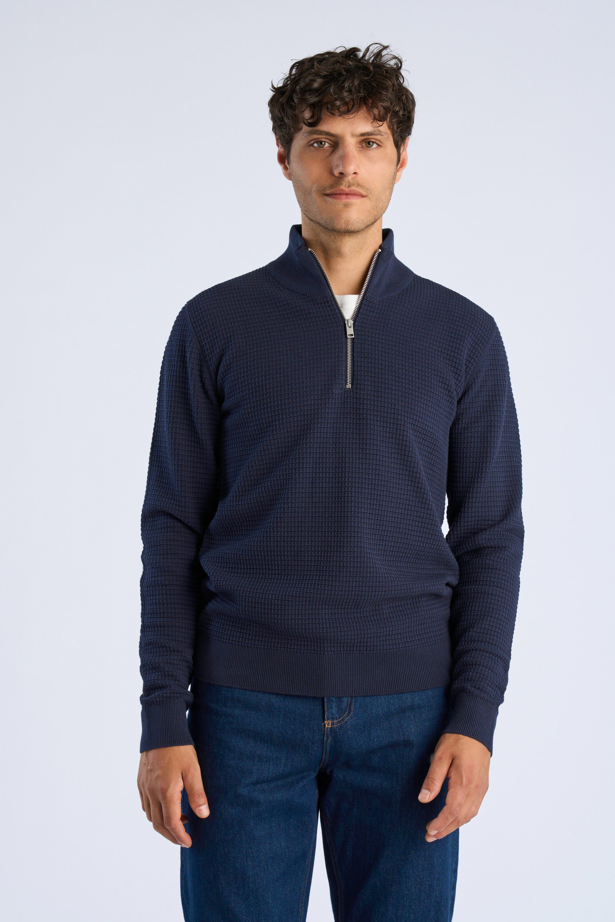 Structure half zip