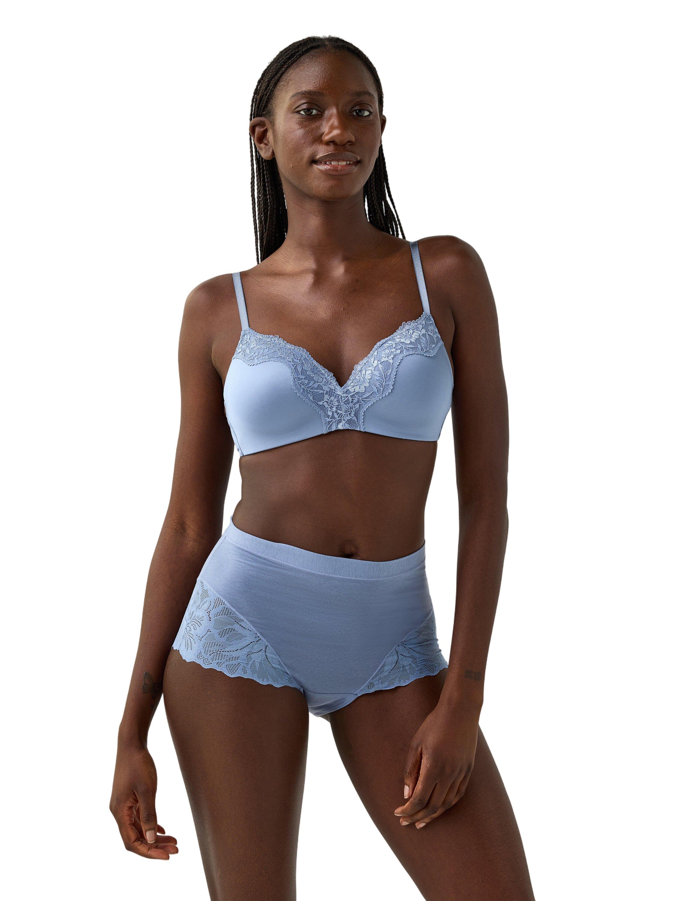 Comfy briefs with cotton feel and s