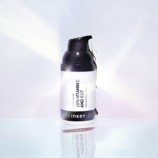 Uppljusande serum med 15% C-vitamin och EGF