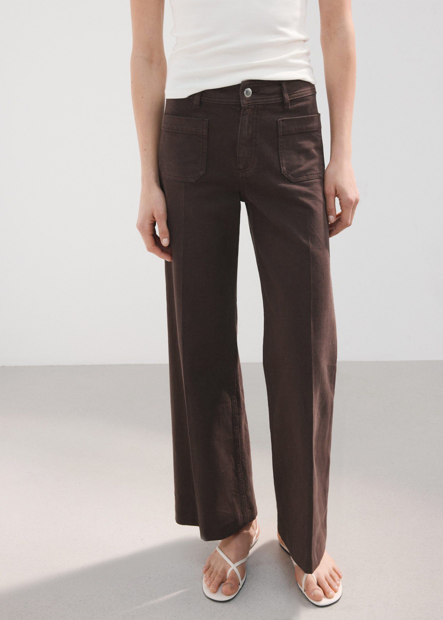 Wide-leg jeans with pockets