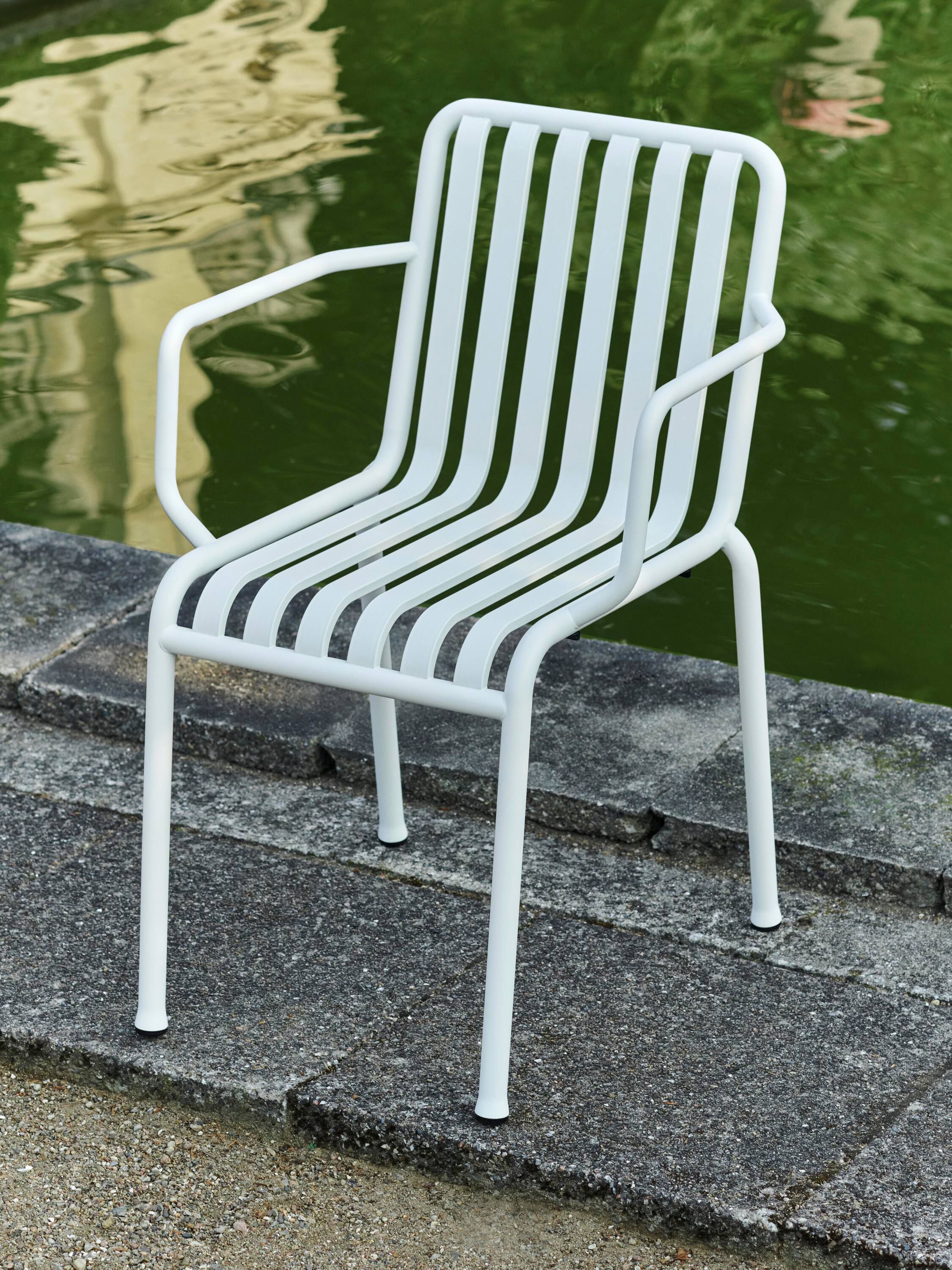 Palissade Armchair-Cream white powd