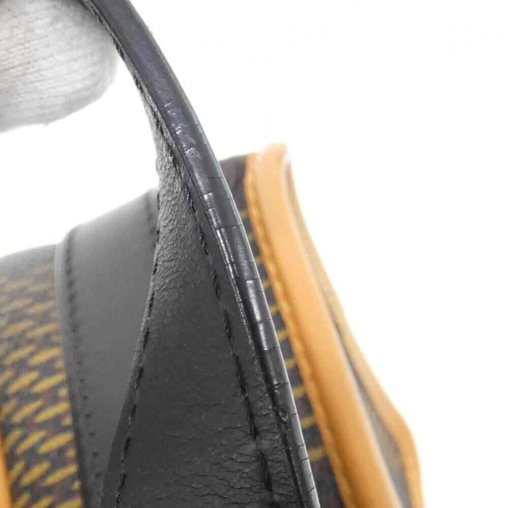 Louis Vuitton Shoulder Bags