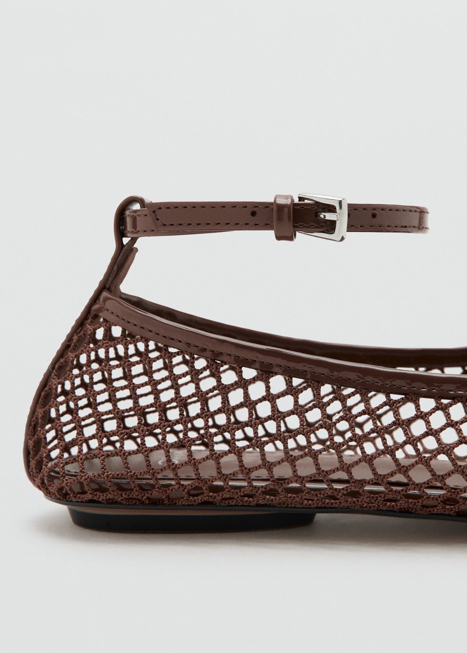 Ballet flats with mesh bracelet