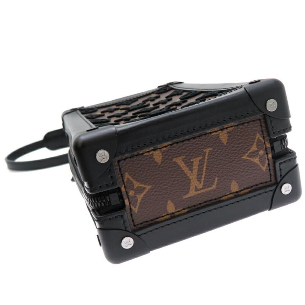 Louis Vuitton Shoulder Bags