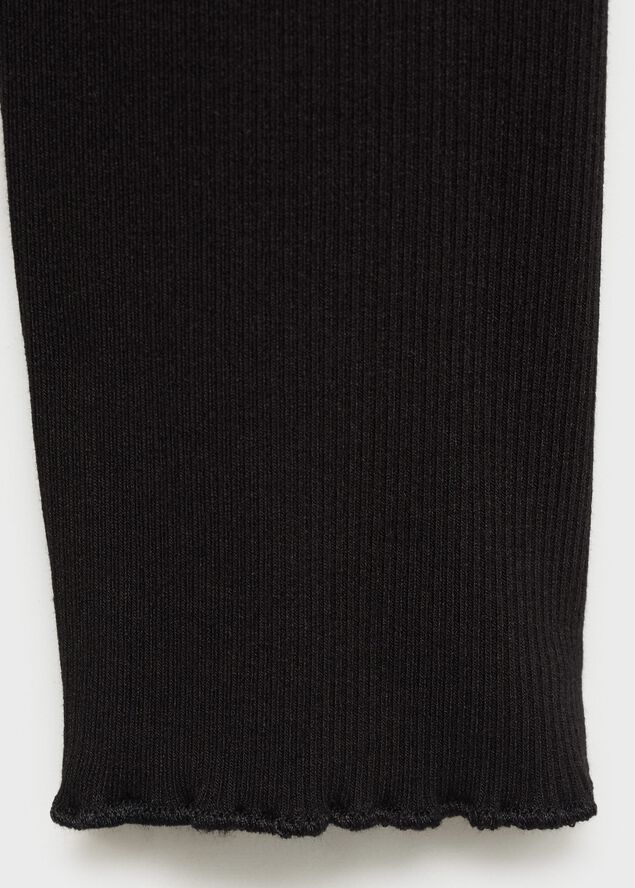 Ribbed t-shirt with scalloped trim
