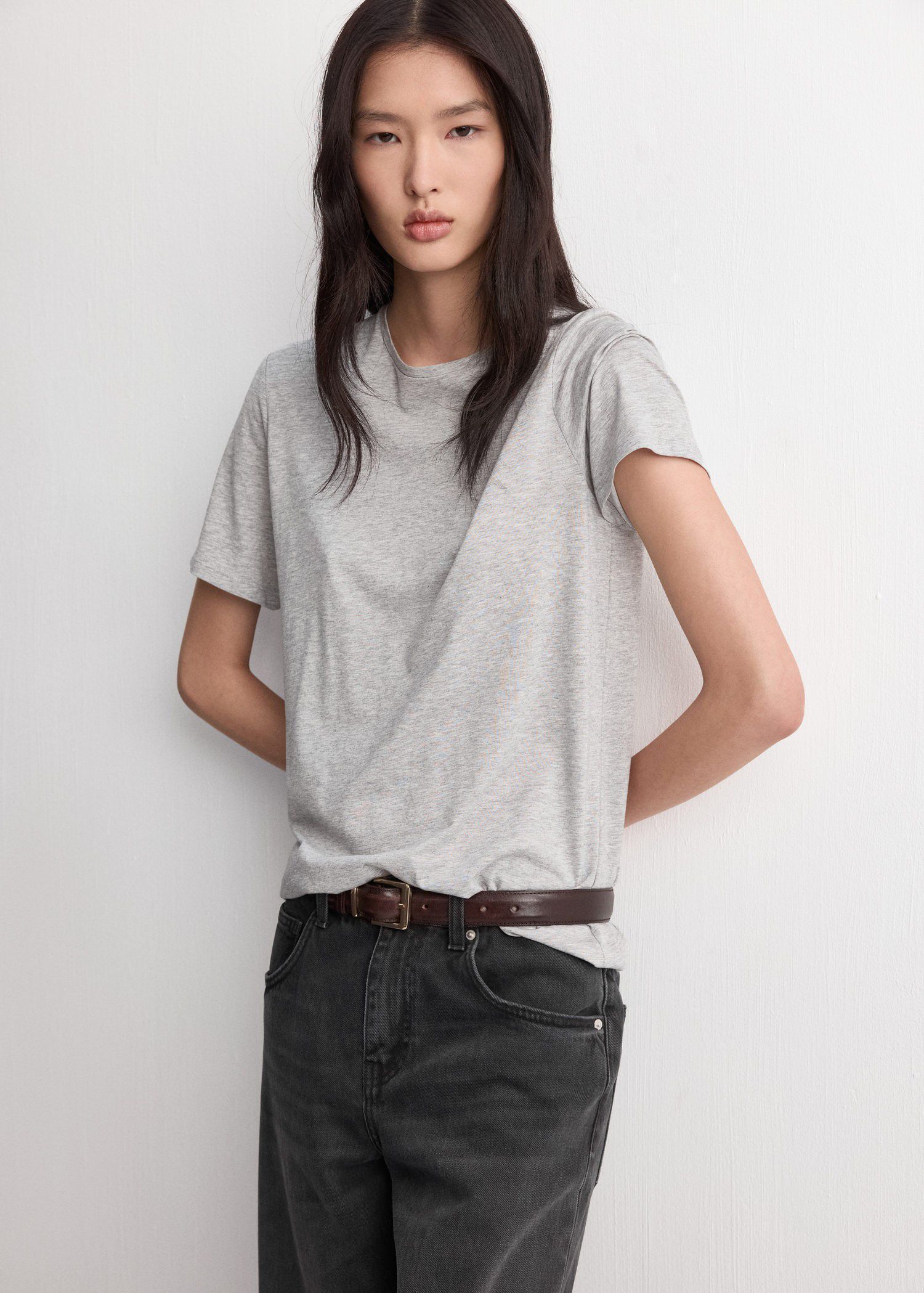 Low-rise wide leg jeans