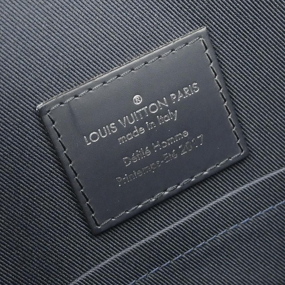 Louis Vuitton Messenger