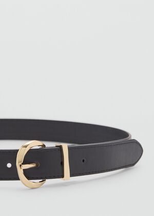 Oval buckle belt