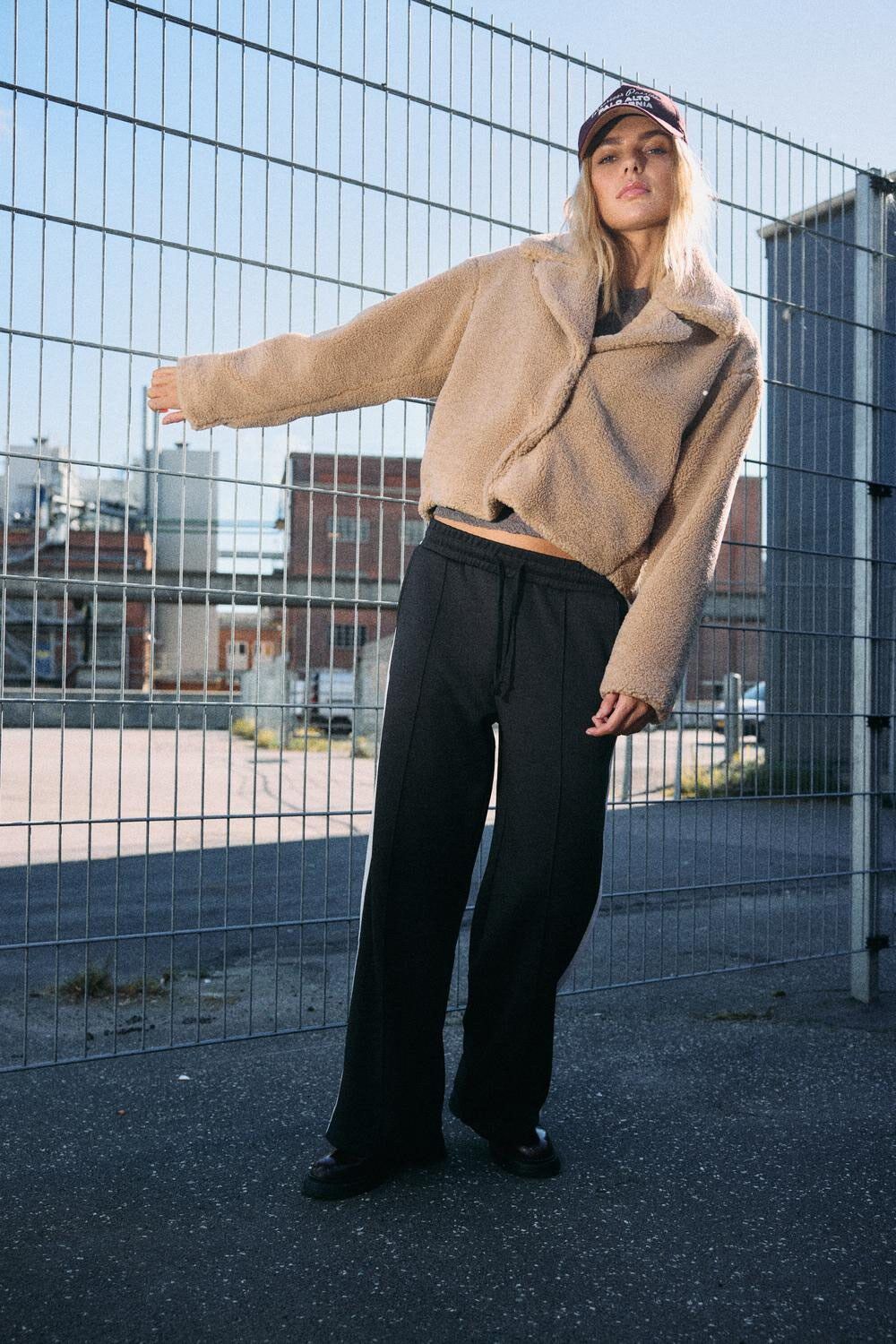 NMNATI CROP TEDDY JACKET FWD NOOS