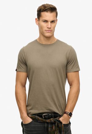 CLASSIC ESSENTIAL TEE