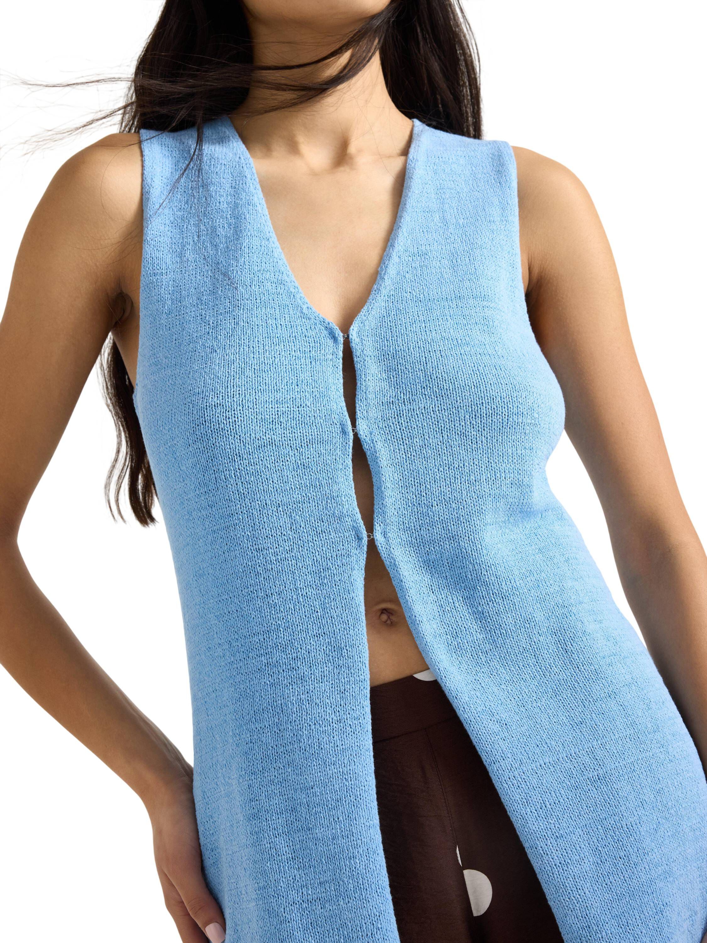 Long fine-knit vest with v-neck and
