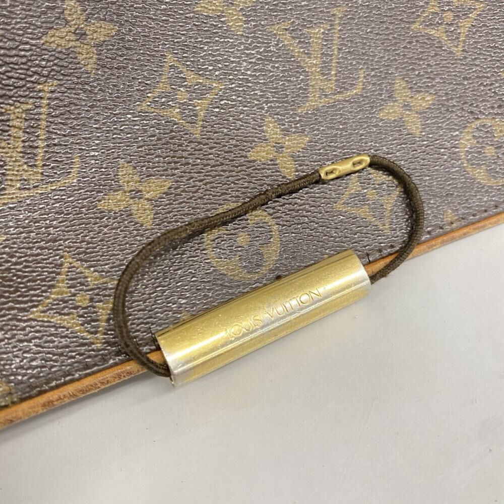 Louis Vuitton Shoulder Bags