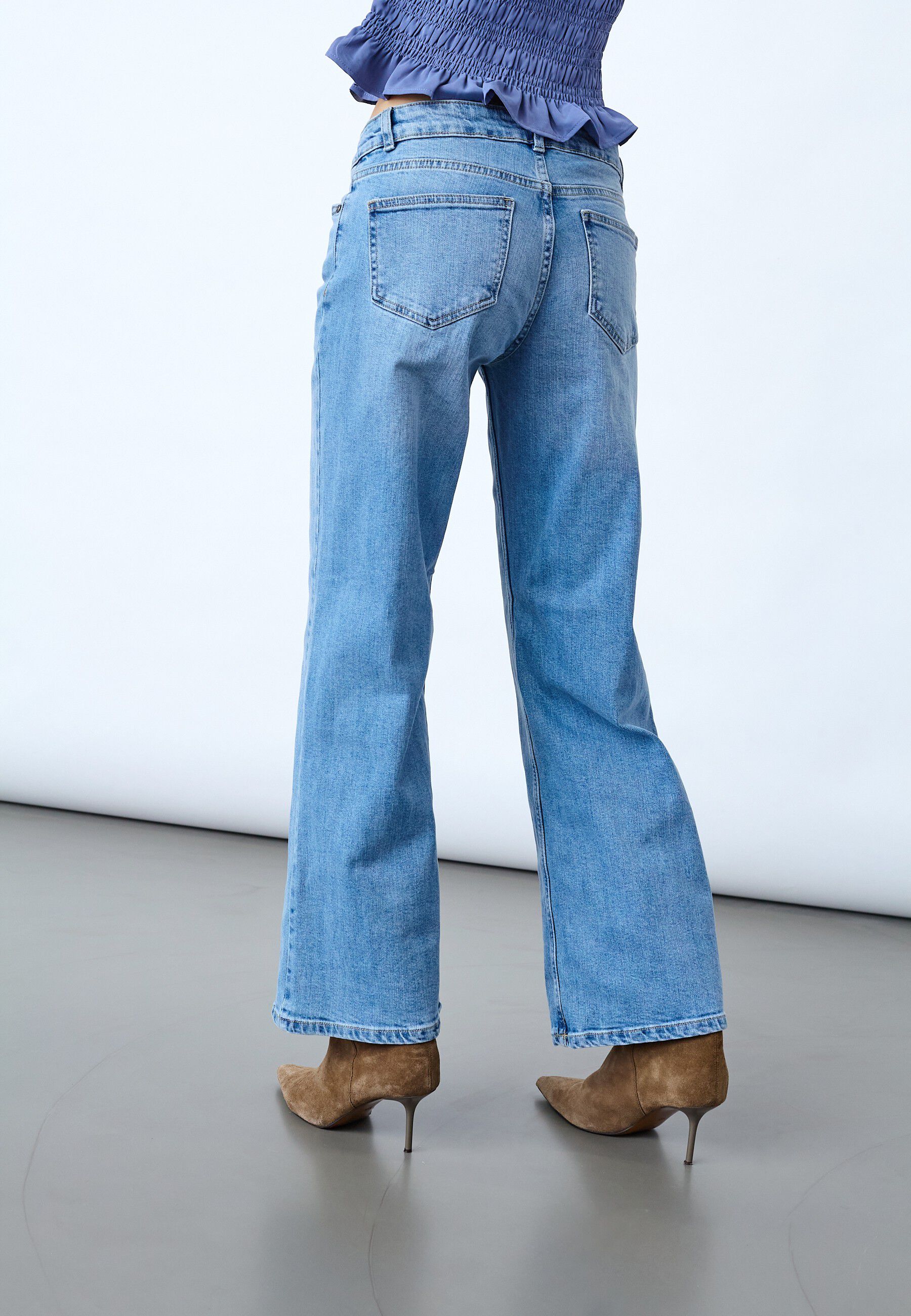 OWI-MID. W