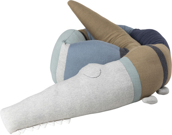 Strikket pude, Sleepy Croc, dusty blue mix
