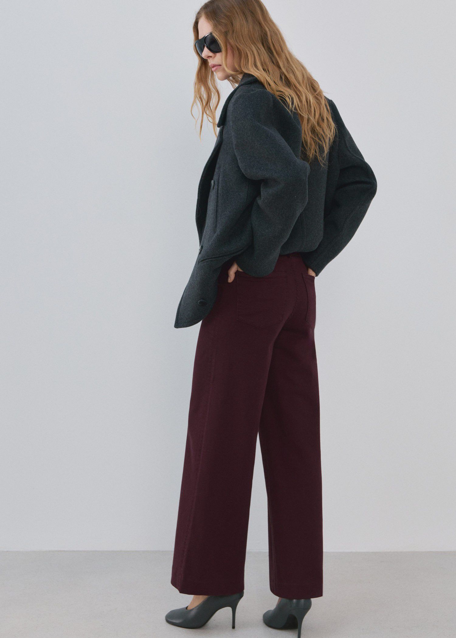 High-waisted wide leg jeans with st