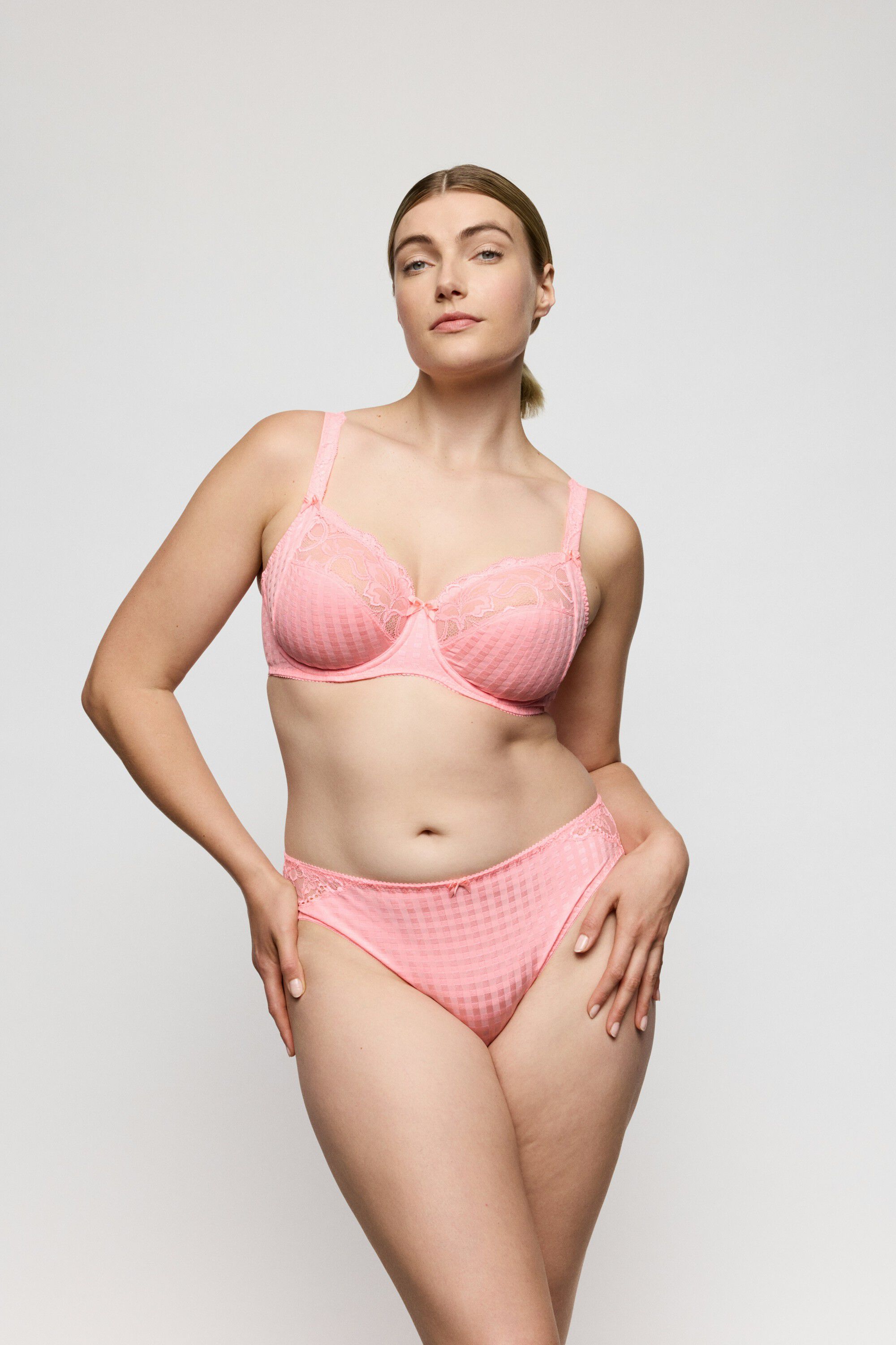 Madison full cup bra