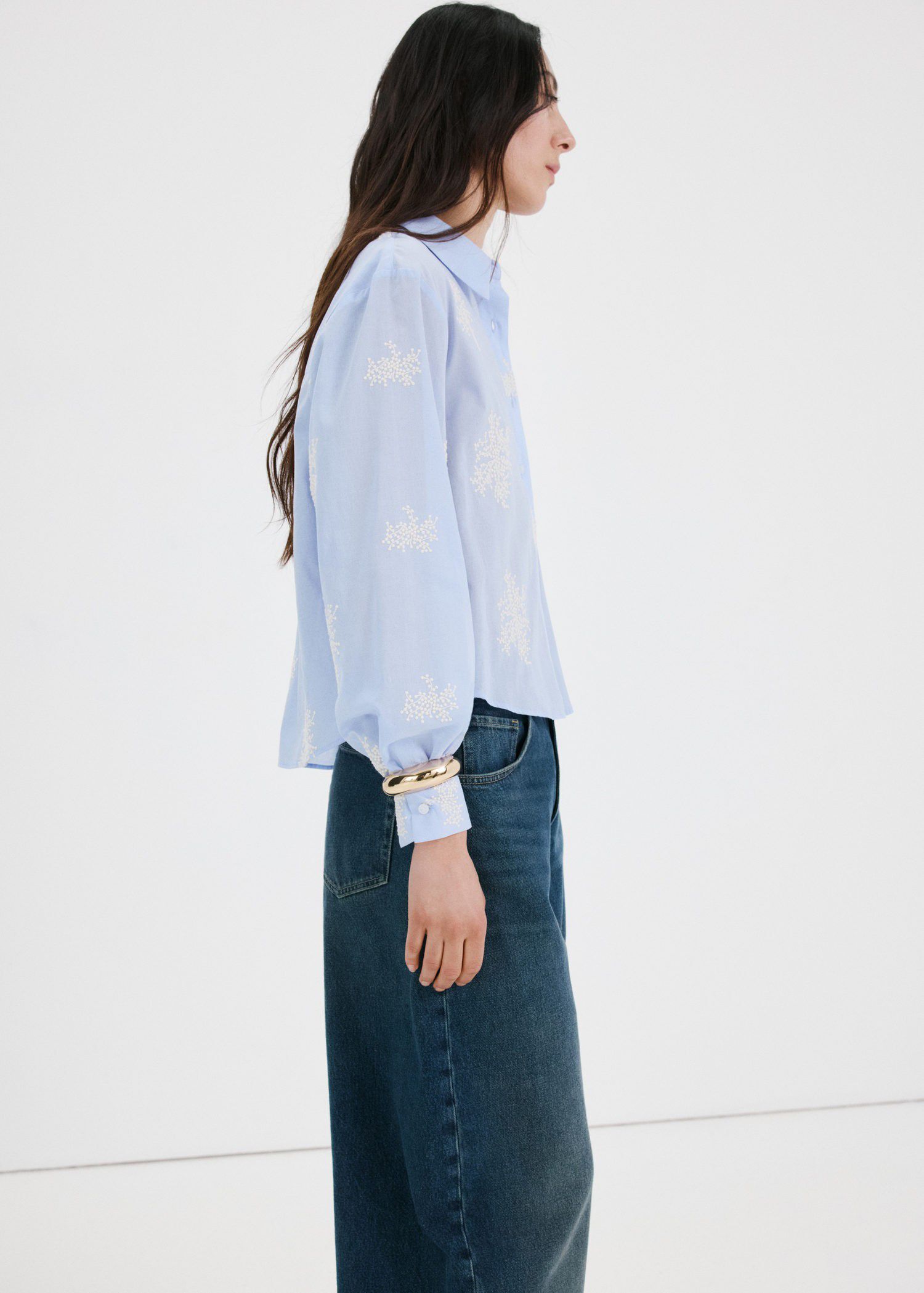 Floral embroidered shirt