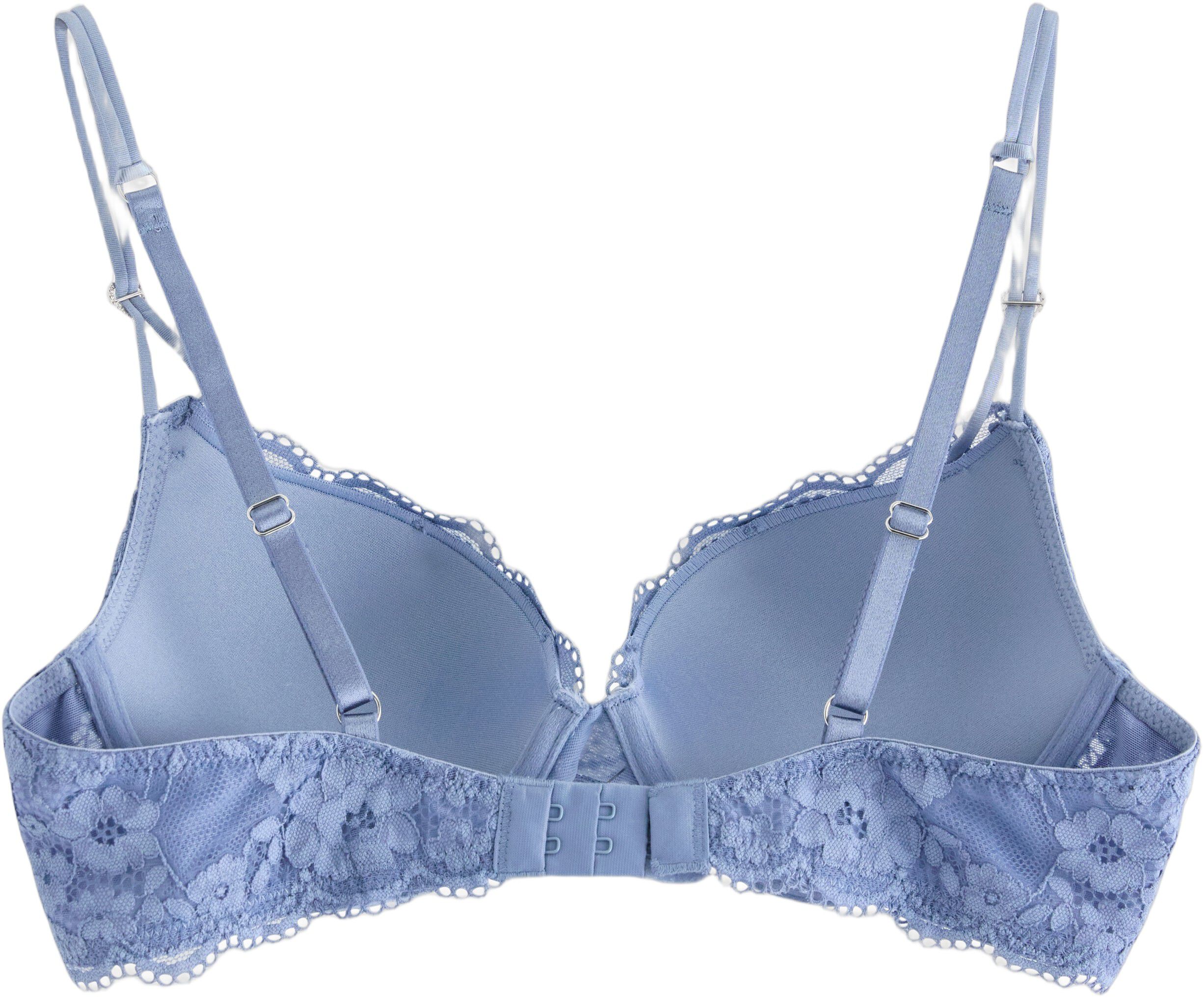 Push-up bra in lace with lurex. It