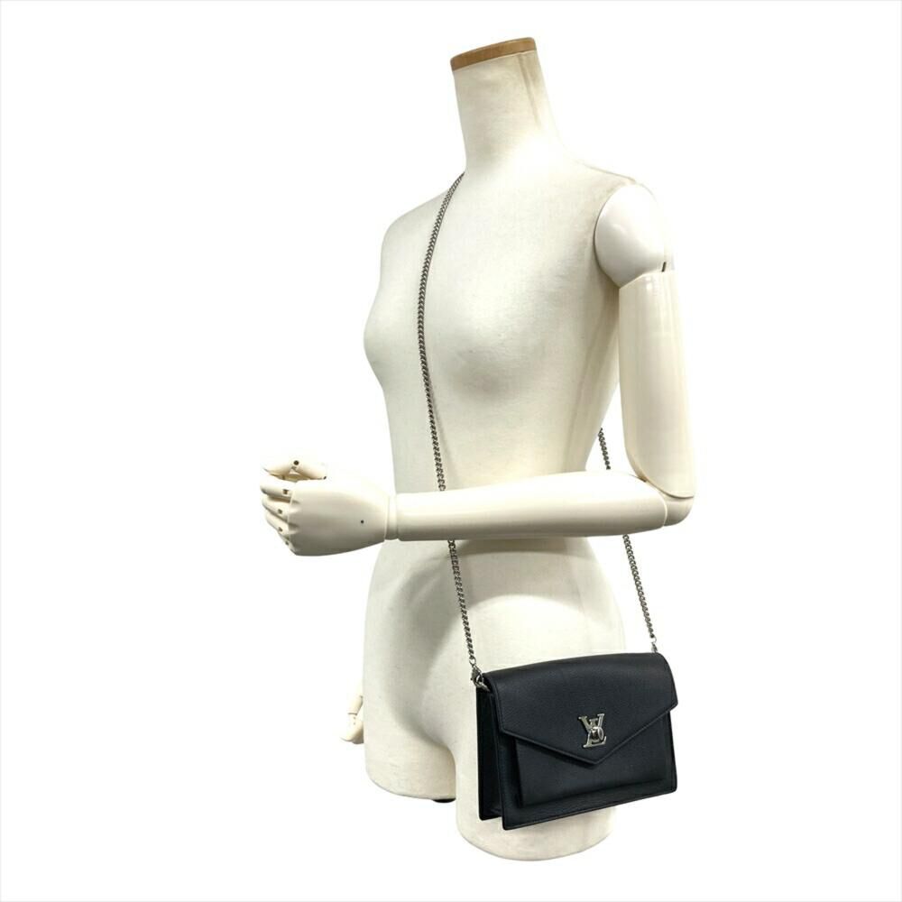 Louis Vuitton Shoulder Bags